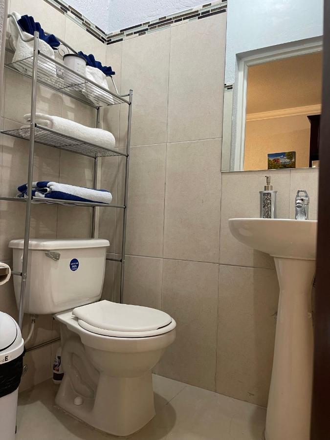 Jamrock Suites 金斯敦 外观 照片