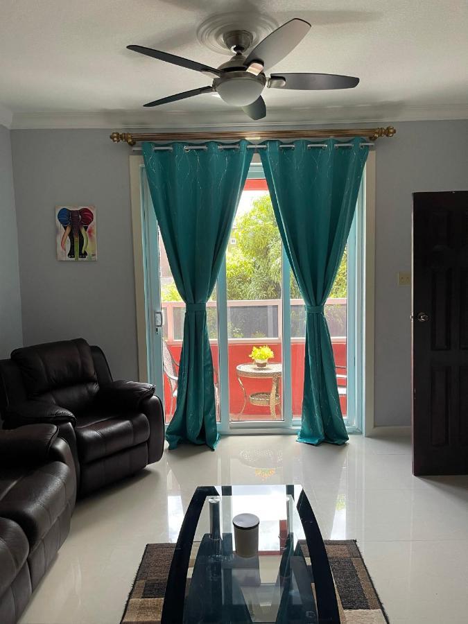 Jamrock Suites 金斯敦 外观 照片
